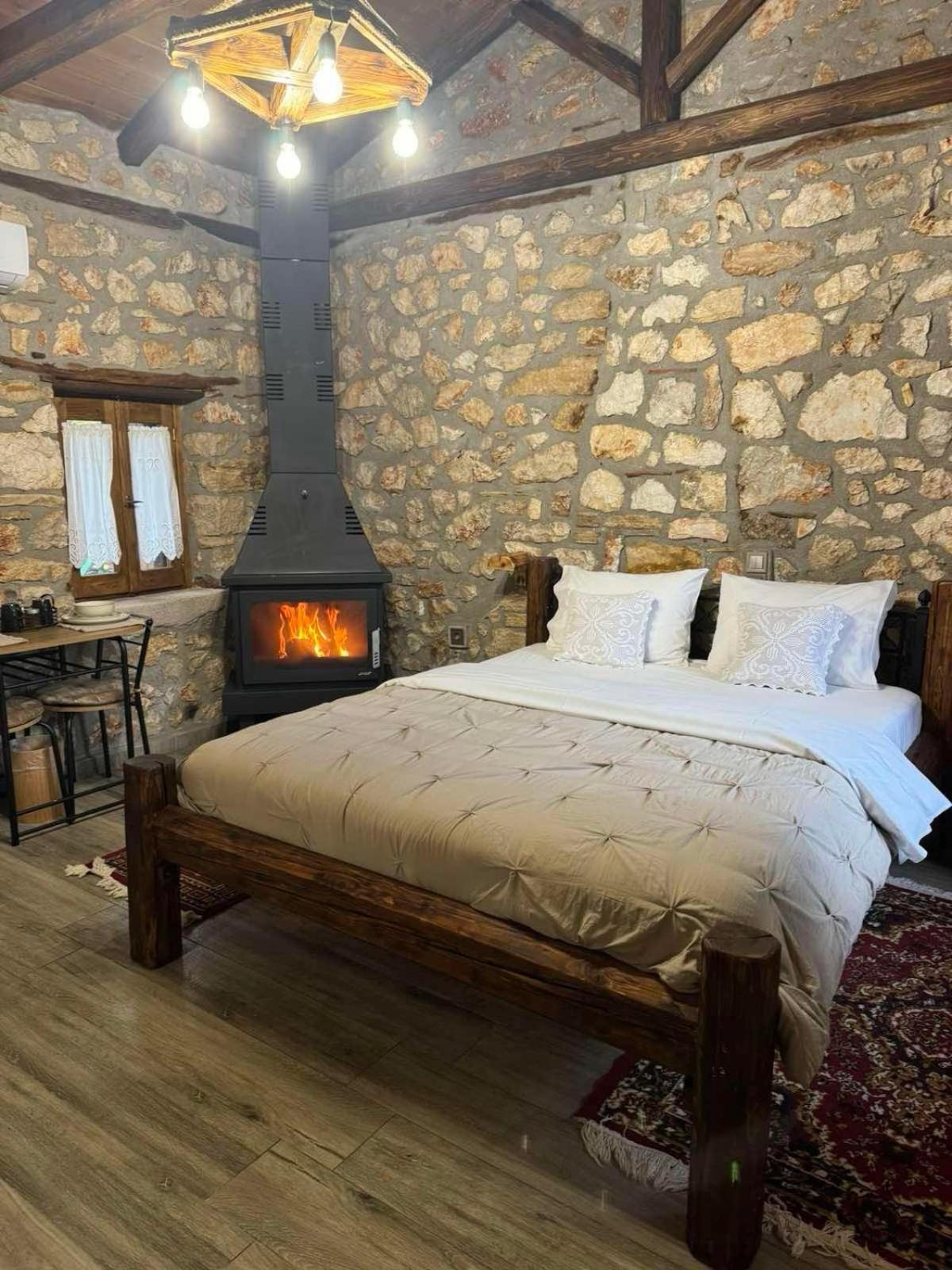 Traditional Stone Guesthouse Agios Ioannis  外观 照片