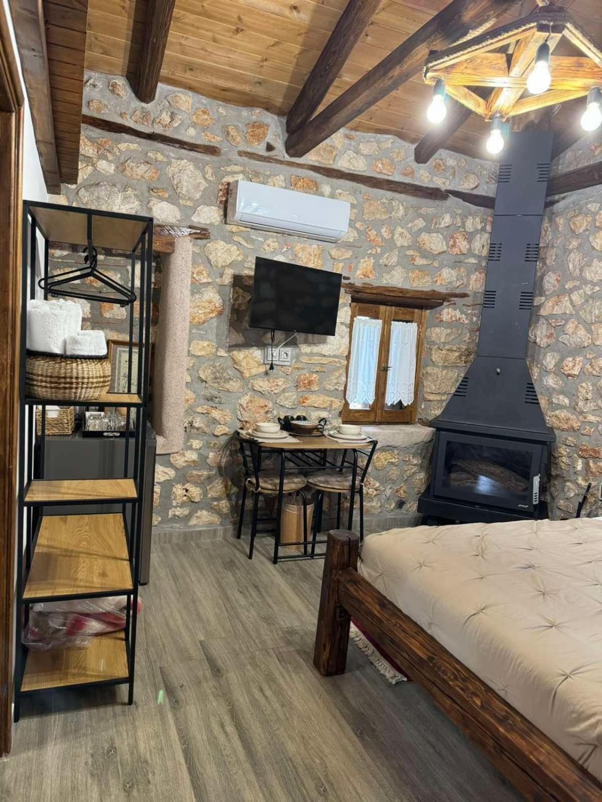Traditional Stone Guesthouse Agios Ioannis  外观 照片